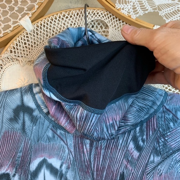 Burton Long Sleeve Turtleneck Face Covering Top S - Picture 3 of 5